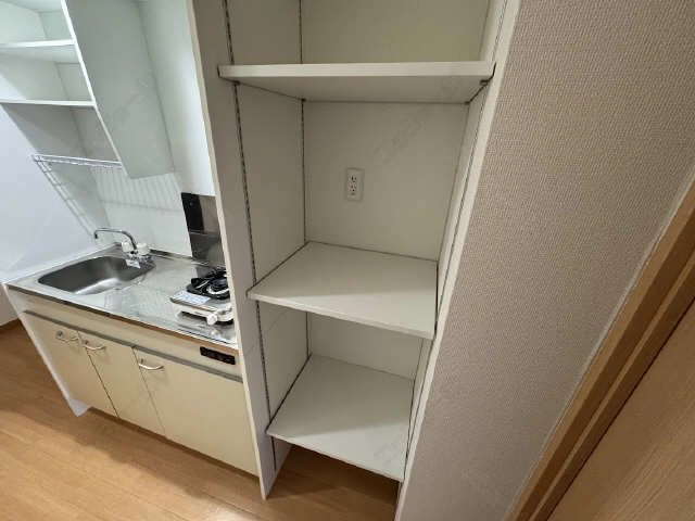 キッチン横収納