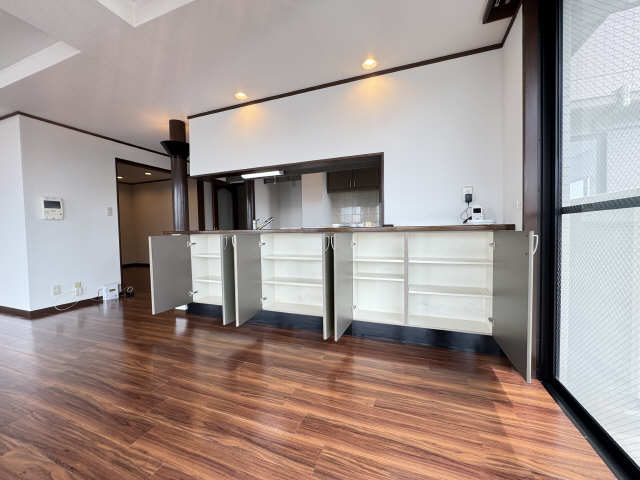 カウンター下収納