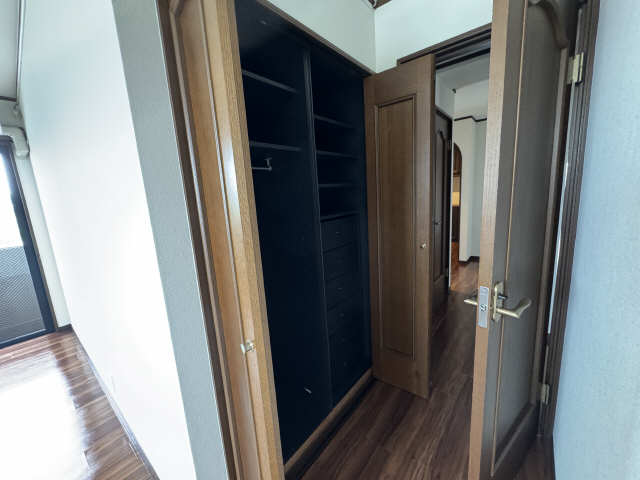 収納（北西洋室）