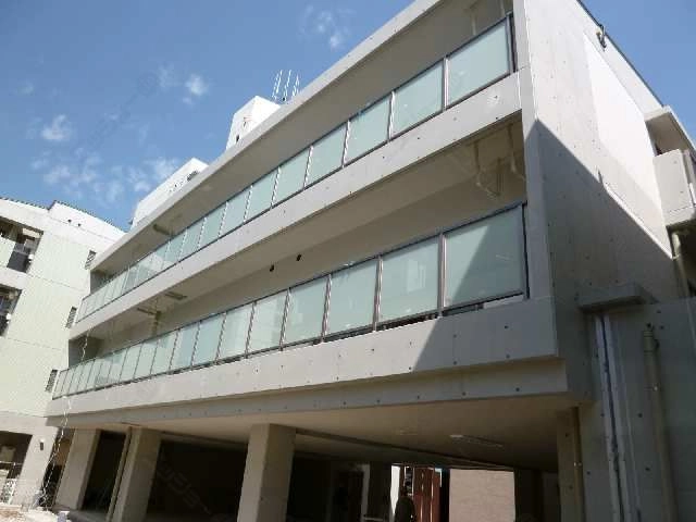 建築中