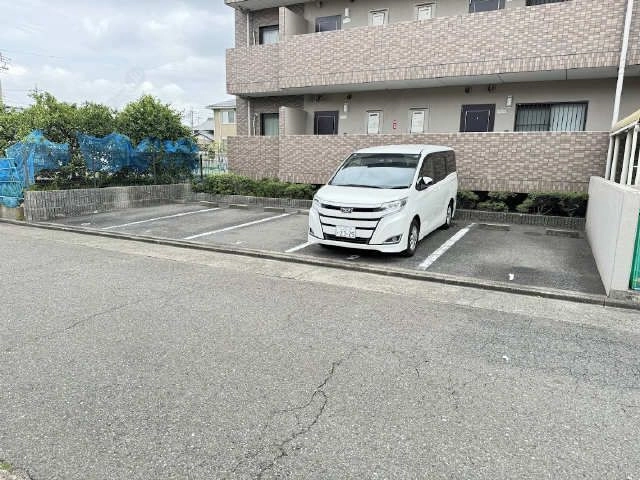 駐車場(北)