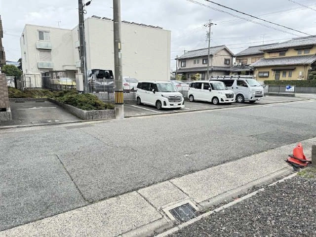 駐車場(南)