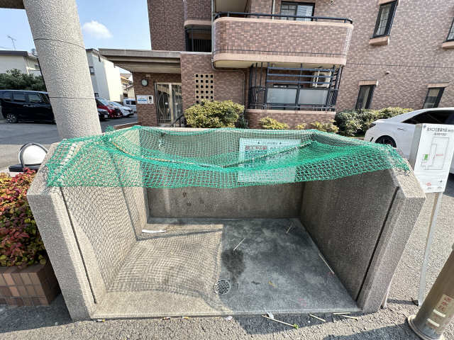 共用ゴミ捨て場