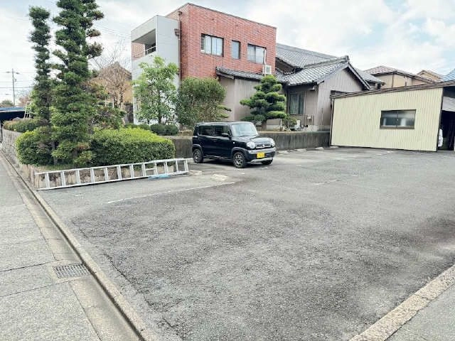 駐車場（敷地外）