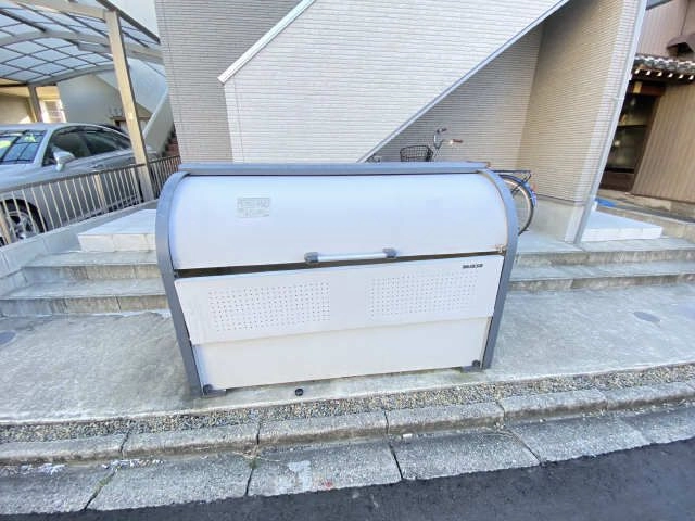 ごみ置き場