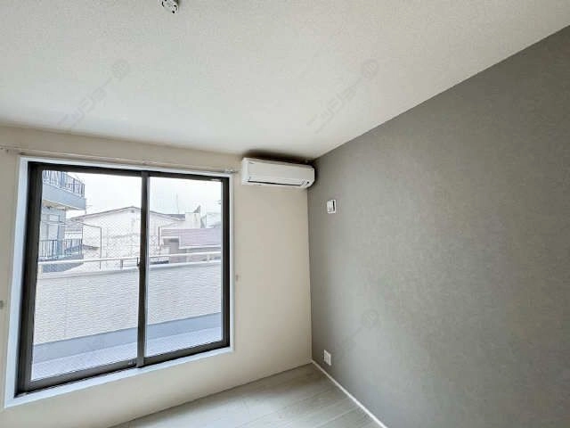 洋間（東）のエアコン