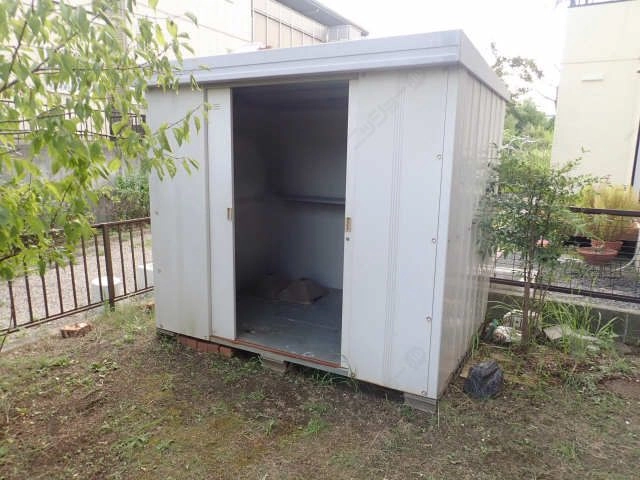 屋外物置