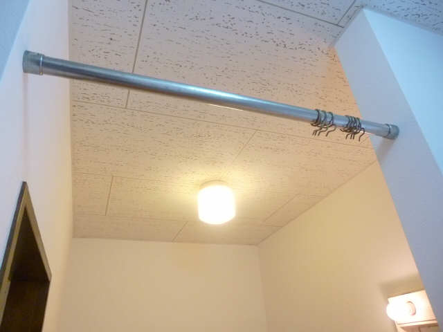 脱衣所カーテン用レール