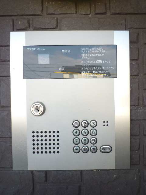 共用オートロック玄関