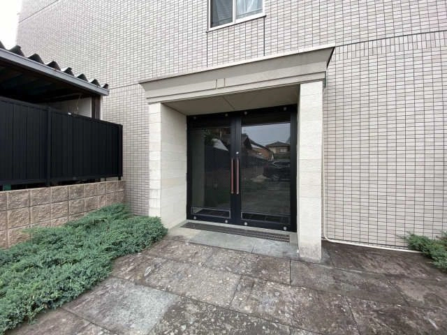 駐車場側入り口