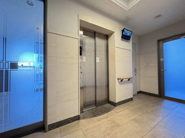 エレベーター１基