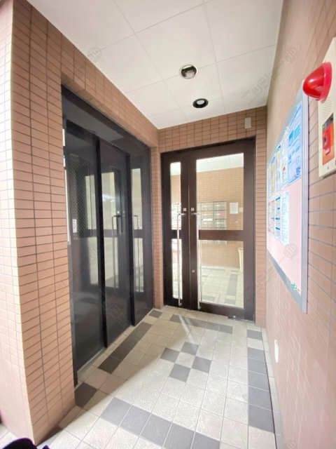 エレベーター前