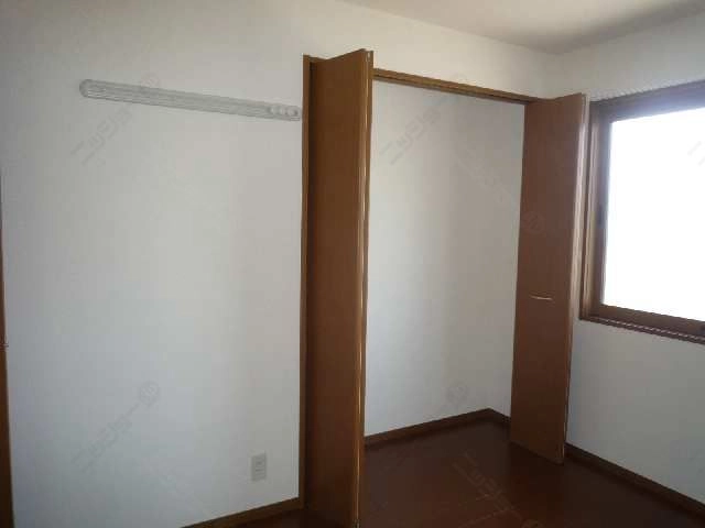 北洋間の収納②