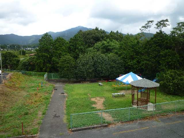 敷地内の遊び場