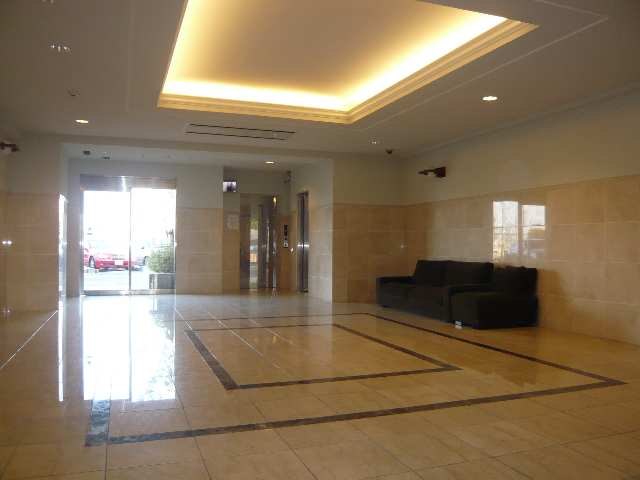 広いエントランス内