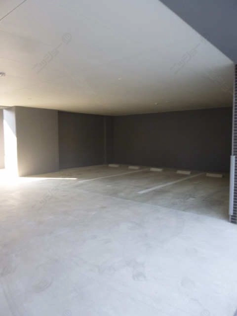 屋根付駐車場