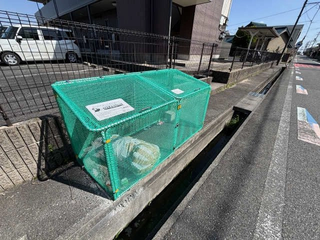 敷地内ゴミ置き場