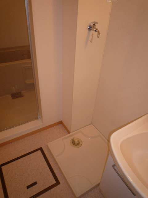 洗濯機置場（同型モデル）