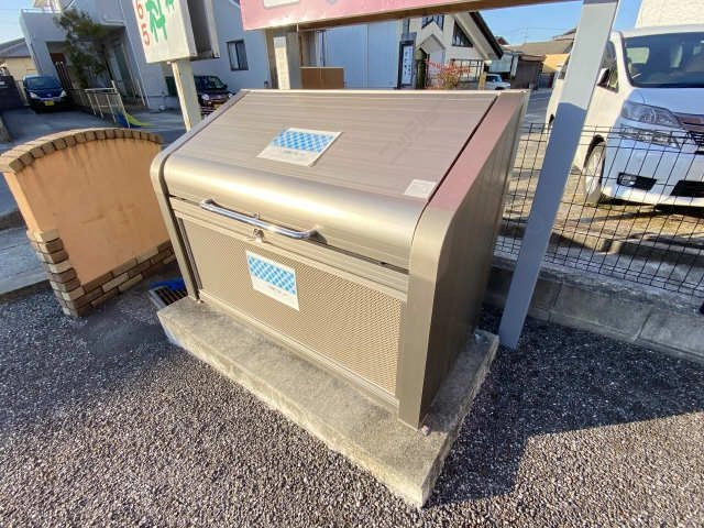 敷地内ゴミ置き場