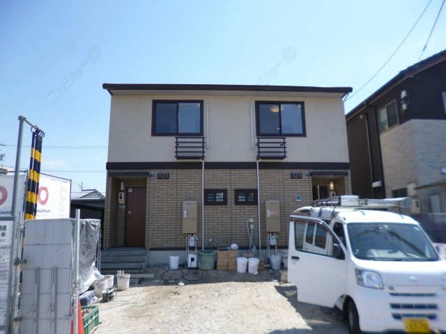 外観玄関側より