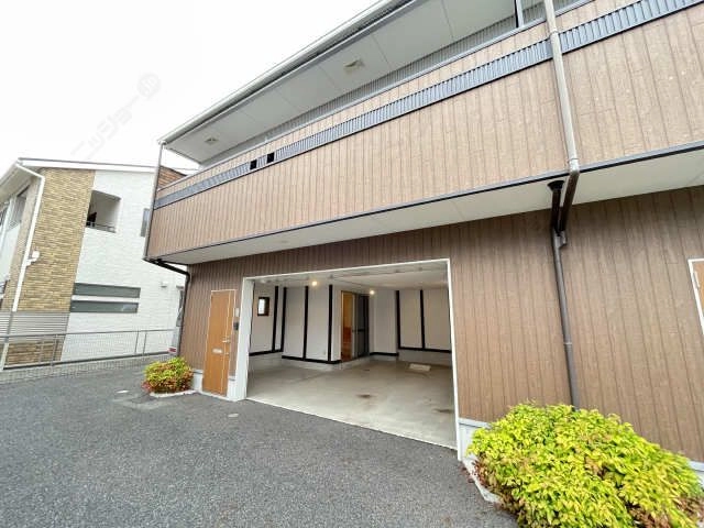 ガレージ入口