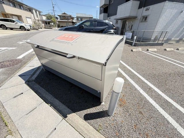 敷地内ゴミ置き場
