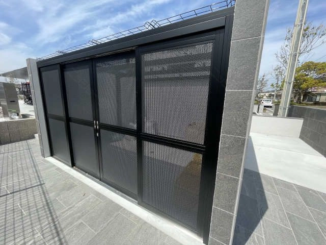 敷地内ゴミ置き場（２４時間OK）