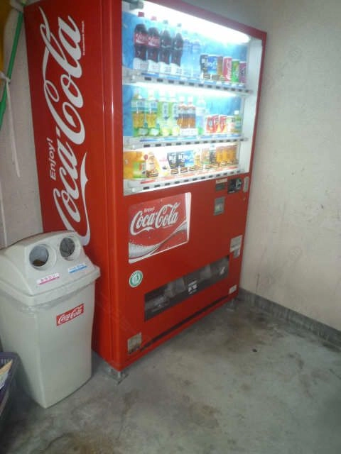 エントランス（自販機)