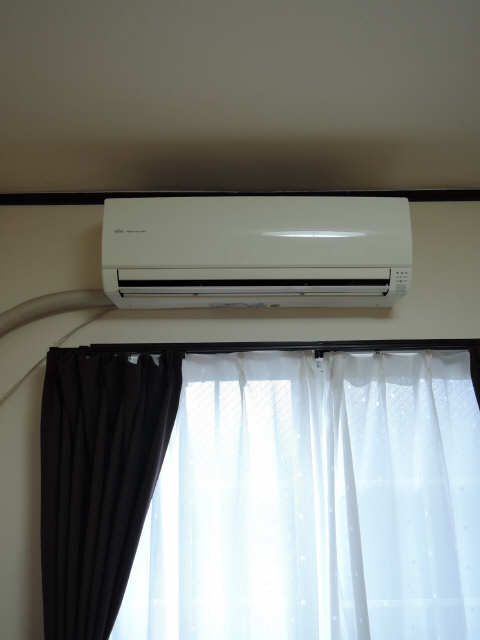 中洋室エアコン