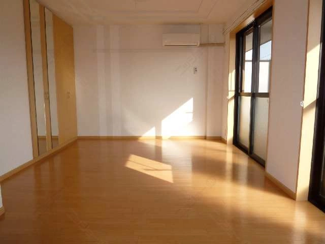 室内(103号室)