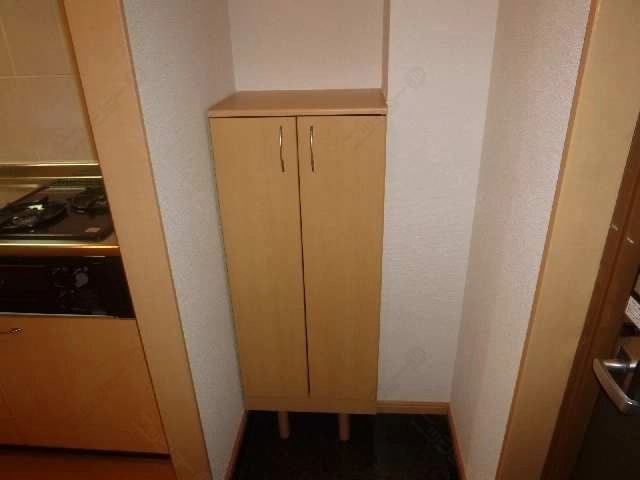 ｼｭｰｽﾞBOX(103号室)