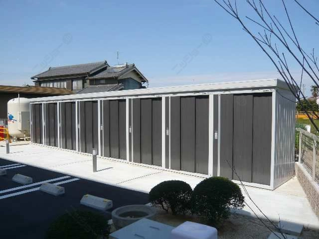 角部屋専用物置