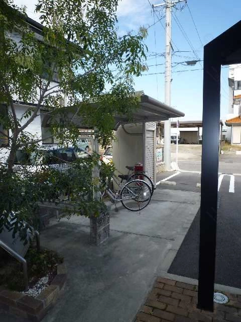 103駐輪場