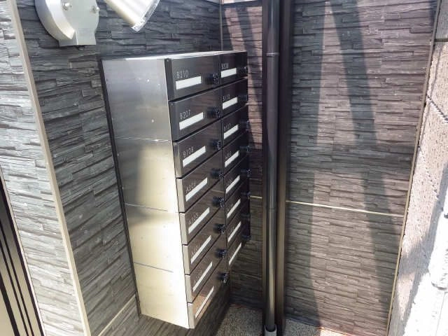 集合ポスト  （エントランス内）