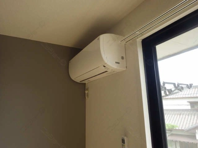 エアコ  ン