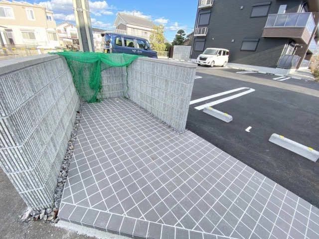 敷地内ゴミ置き場