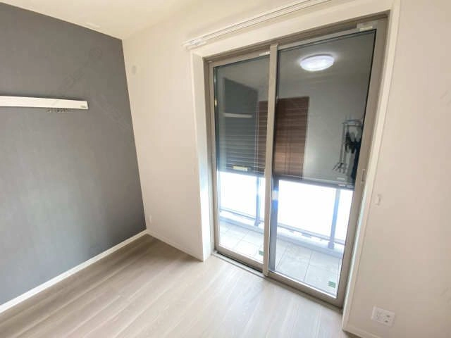 １階電動シャッター