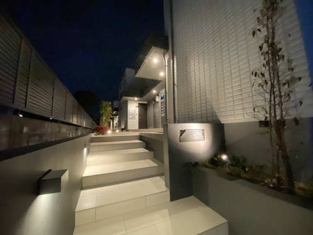 夜のアプローチ