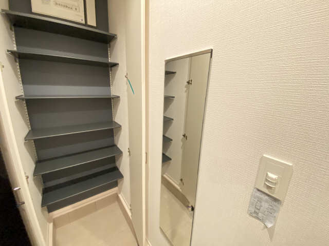 トール型シューズボックス