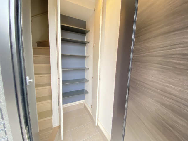 トール型シューズボックス