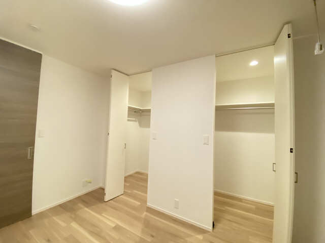 寝室ダブルウォークイン