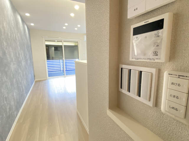 １階電動シャッター雨戸