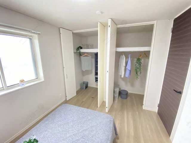 北洋間広々収納