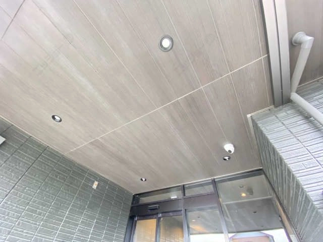 エントランス防犯カメラ