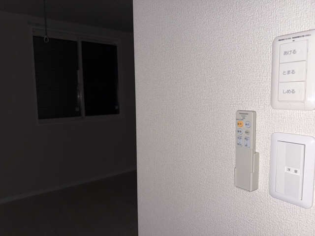 １階電動シャッター