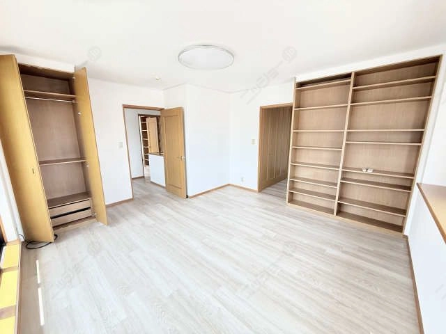 南東洋間収納
