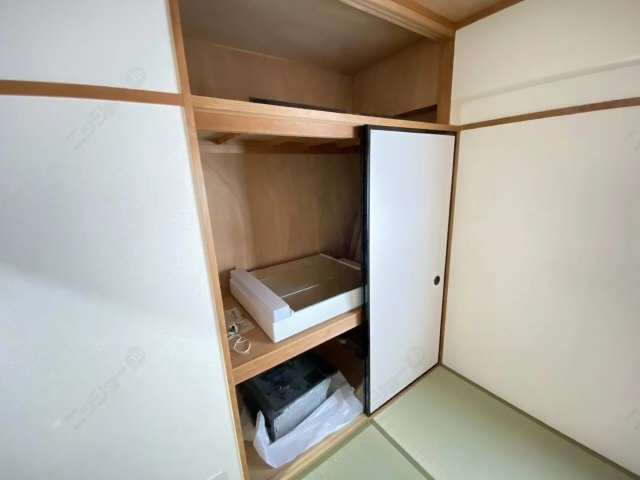 和室　収納