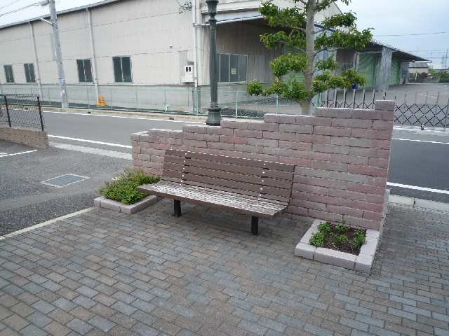 建物内ベンチ