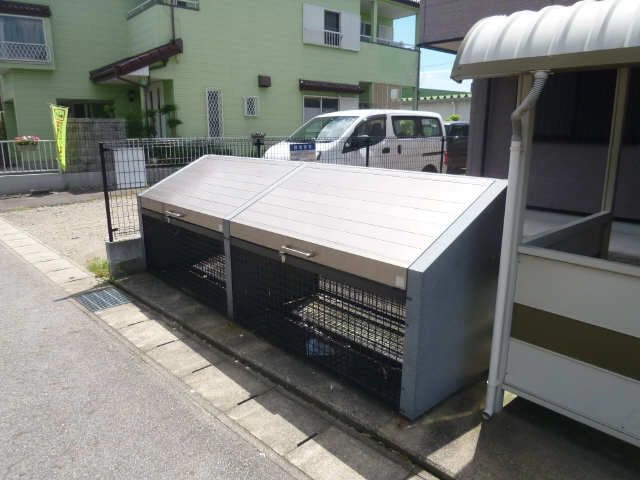 ごみ置き場