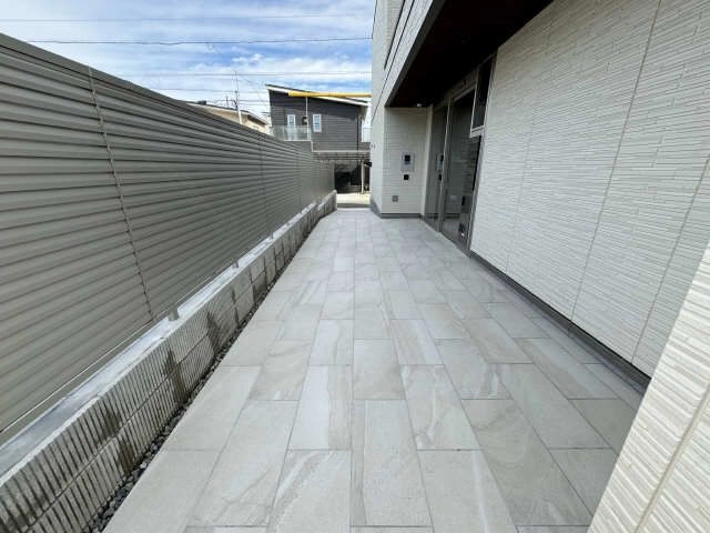 エントランス前